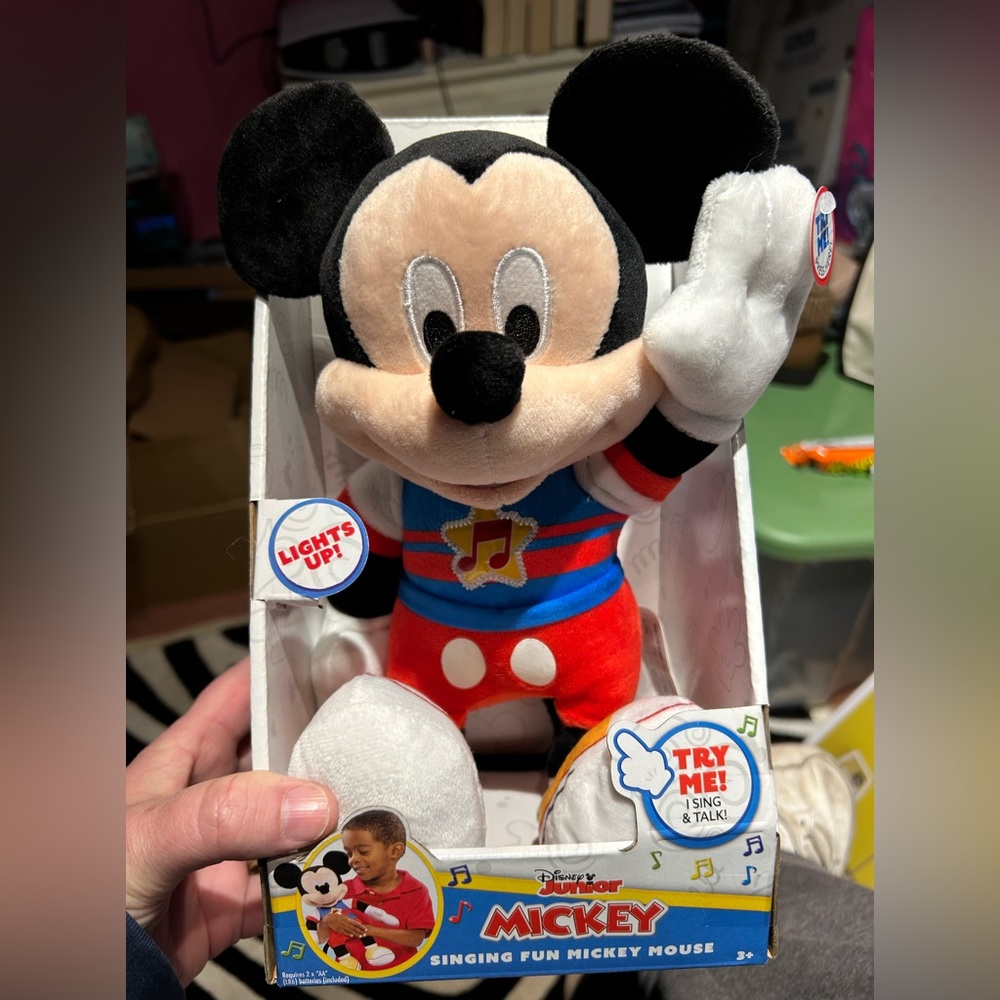 Singing musical Mickey